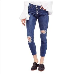 🦋Free People Button Fly Distressed Denim Jeans